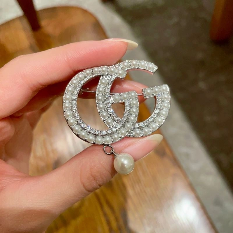 Sporty Gucci Brooches 245173