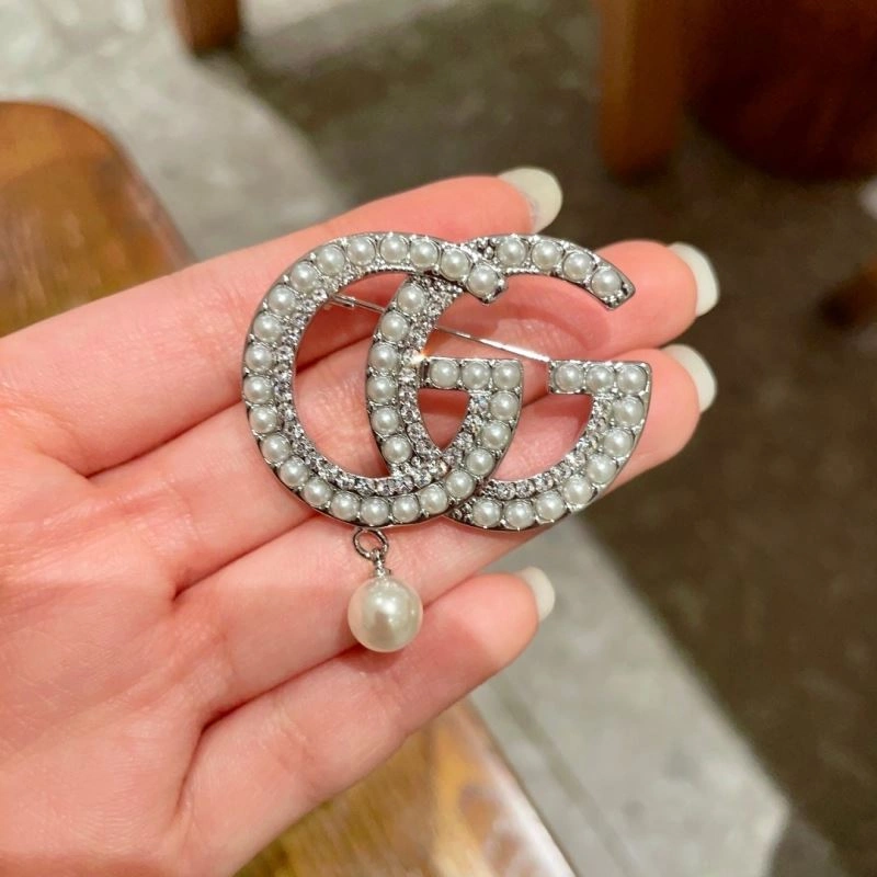 Sporty Gucci Brooches 245173