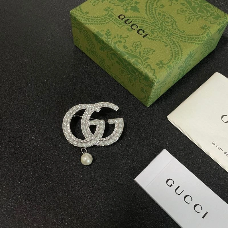Sporty Gucci Brooches 245173