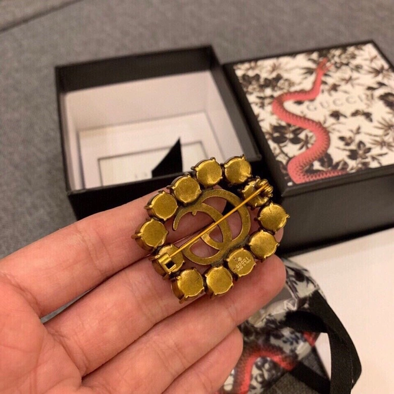 Unique Gucci Brooches 245147