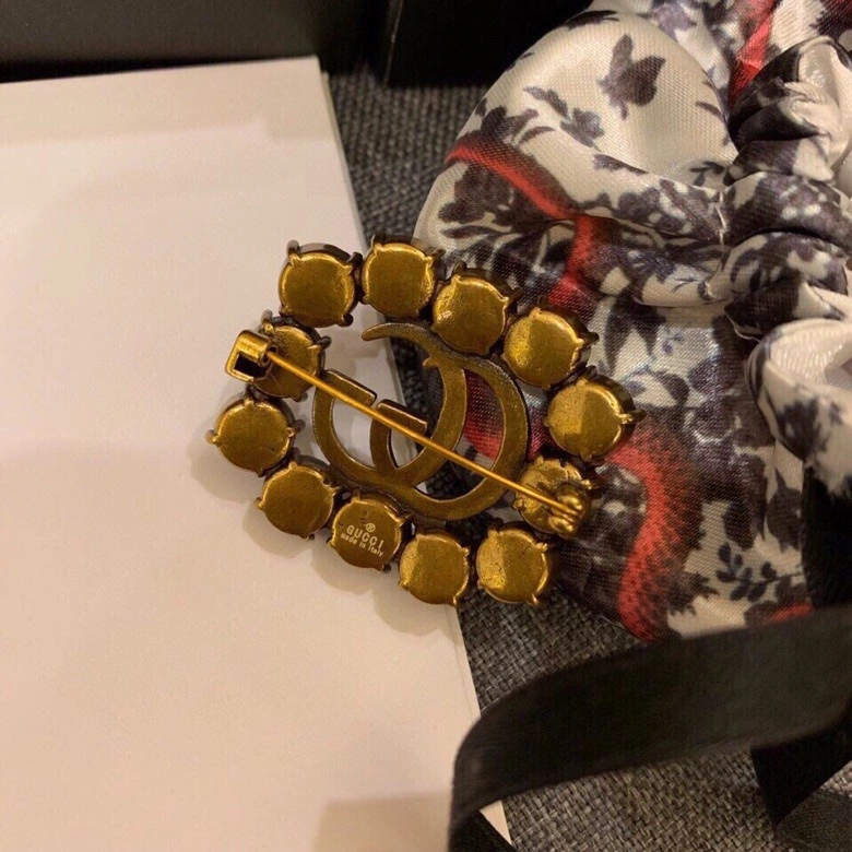 Unique Gucci Brooches 245147