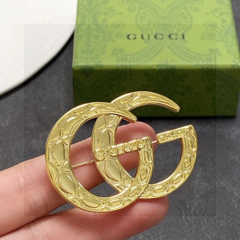 Trendsetting Gucci Brooches 244352