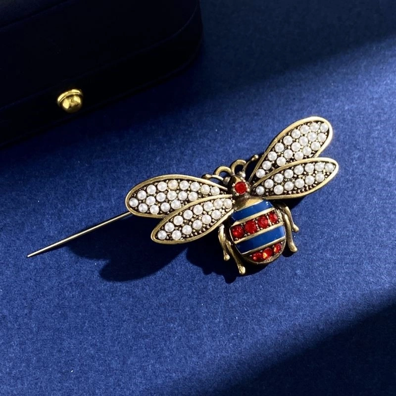 SmoothTexture Gucci Brooches 244346