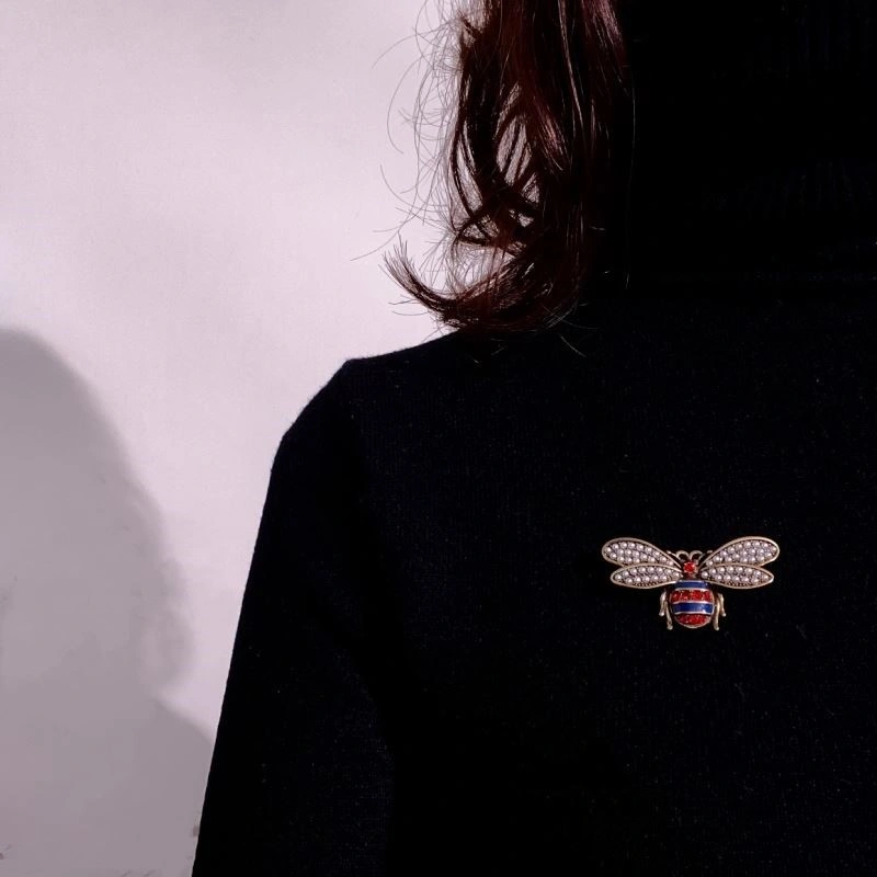 SmoothTexture Gucci Brooches 244346