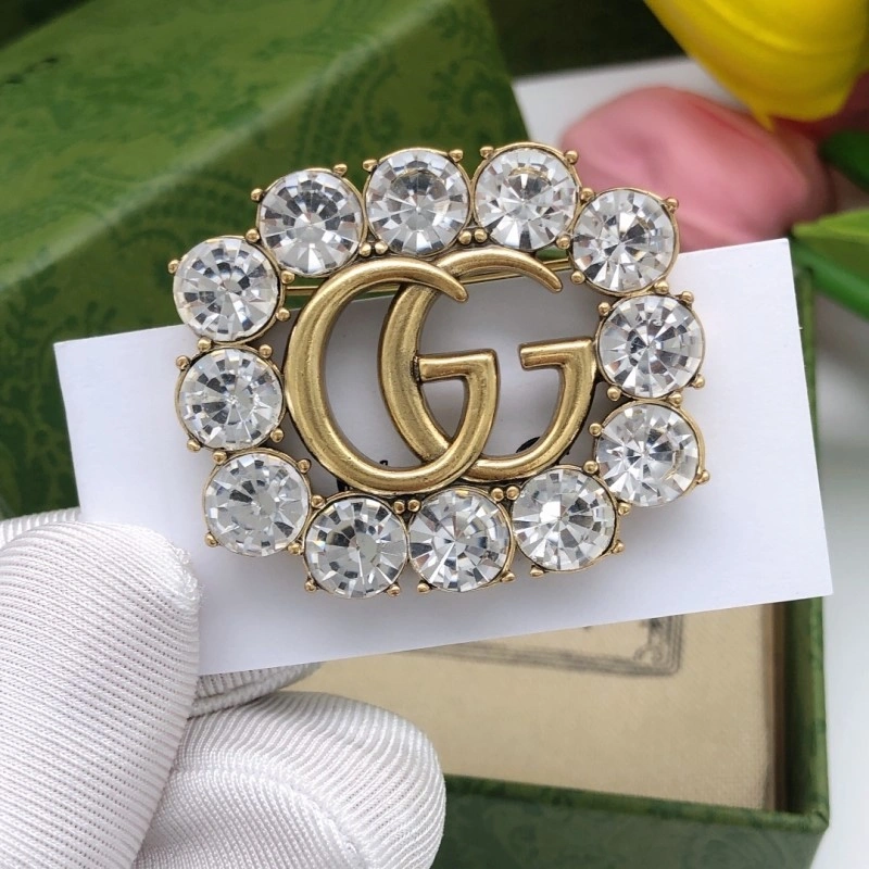 Gucci Brooches Versatile 243257