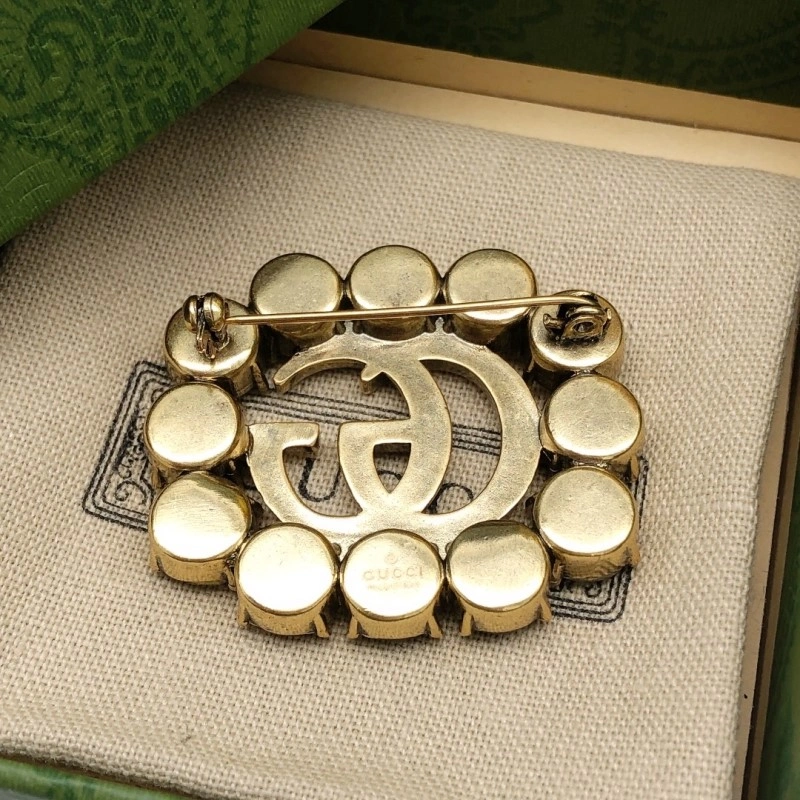 Gucci Brooches Versatile 243257
