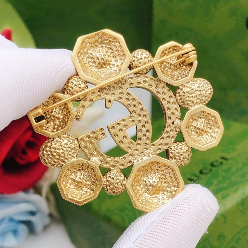 Refined Gucci Brooches 243252