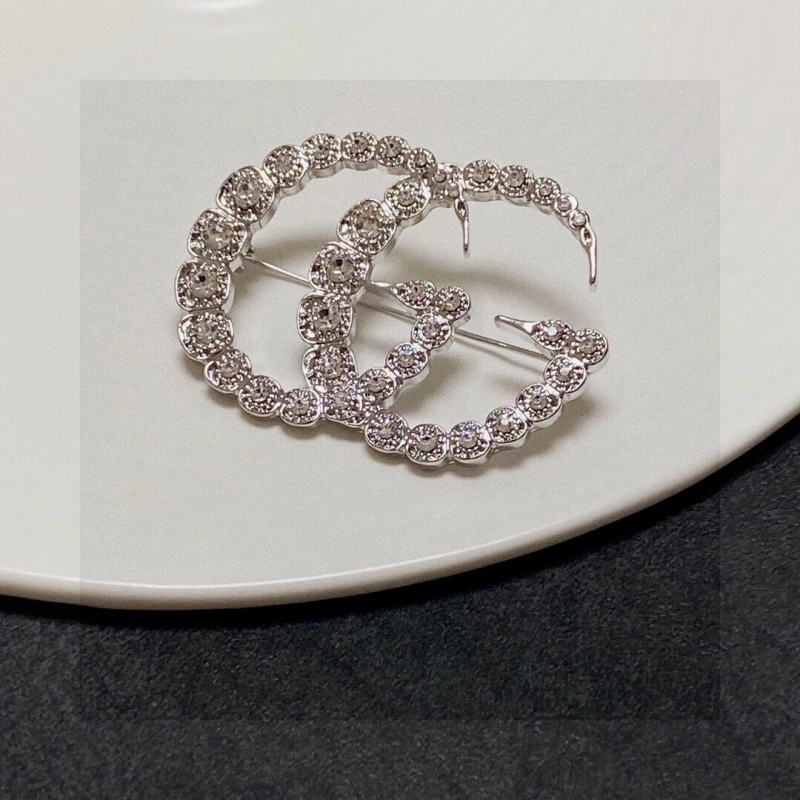Versatile Gucci Brooches 243249