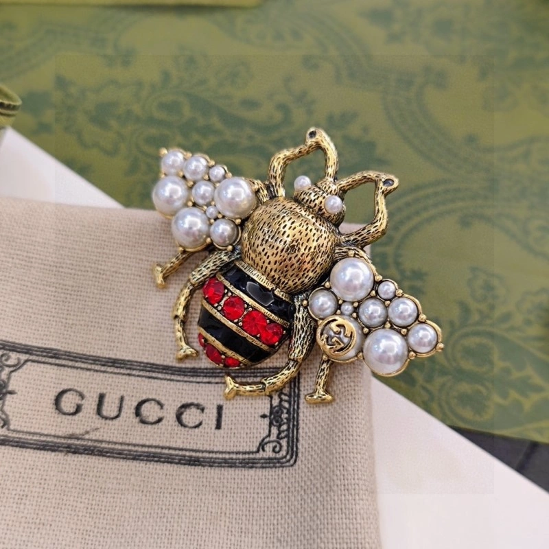 ComfortFit Gucci Brooches 243247