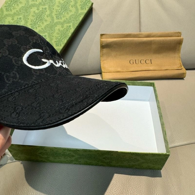Gucci Caps Versatile 261371