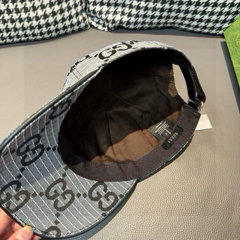 WaterResistant Gucci Caps 261380