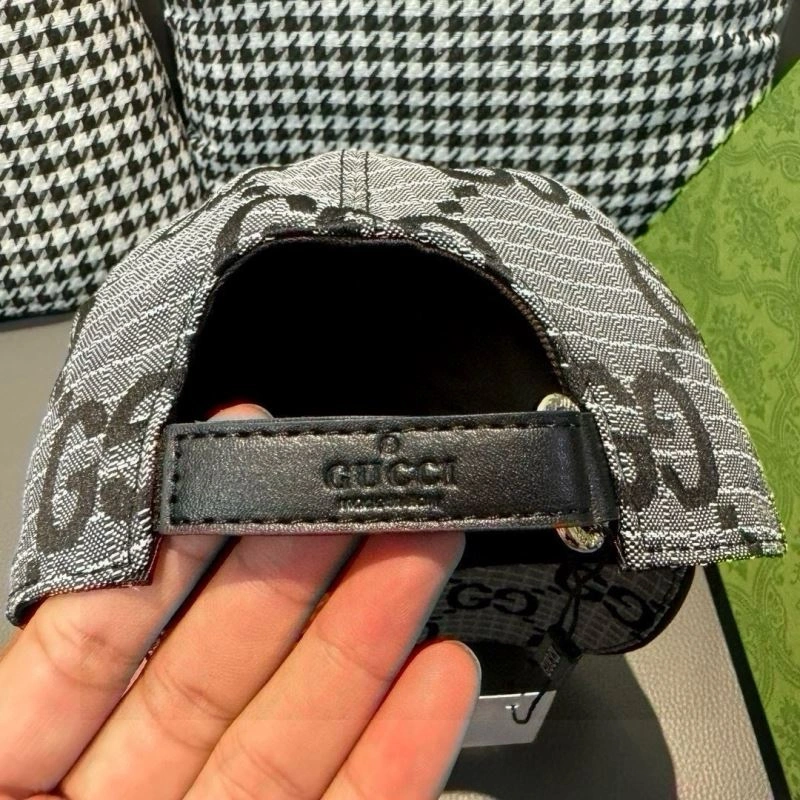 WaterResistant Gucci Caps 261380