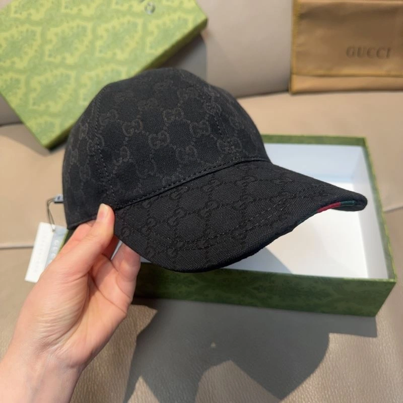 Sporty Gucci Caps 261304