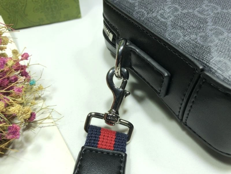 Sleek Gucci Clutch Bags 81560