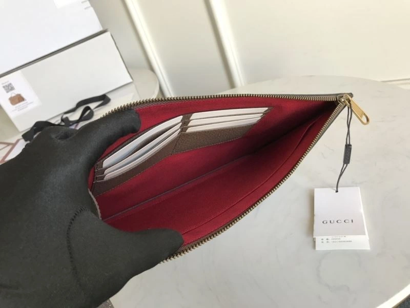 Packable Gucci Clutch Bags 77744