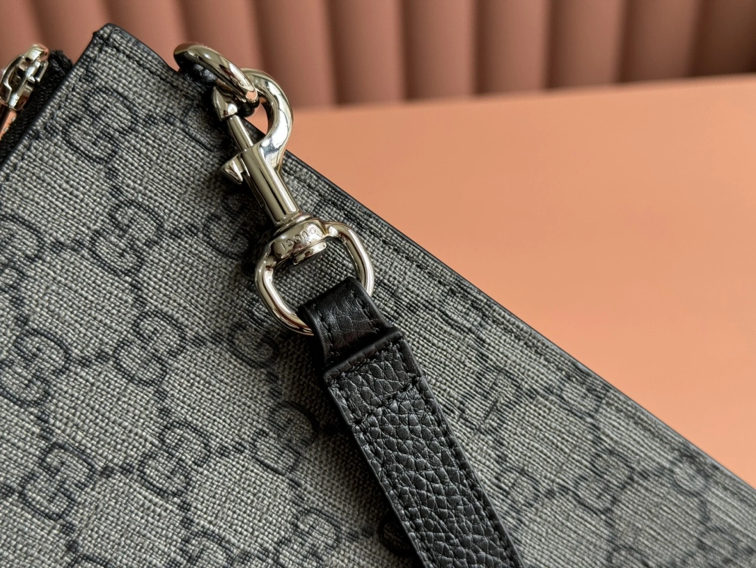 Snug Gucci Clutch Bags 72513