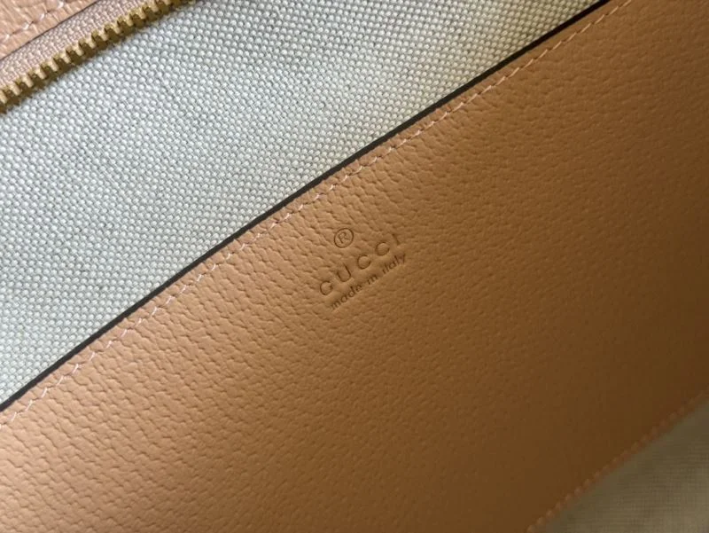 MultiPurpose Gucci Clutch Bags 50024