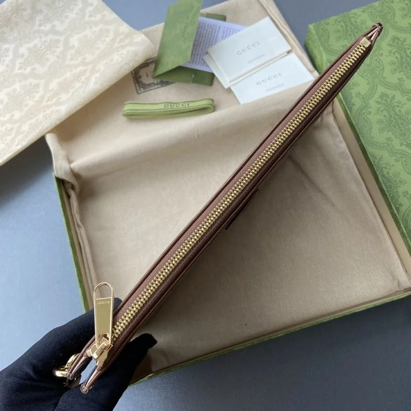 Modern Gucci Clutch Bags 37656