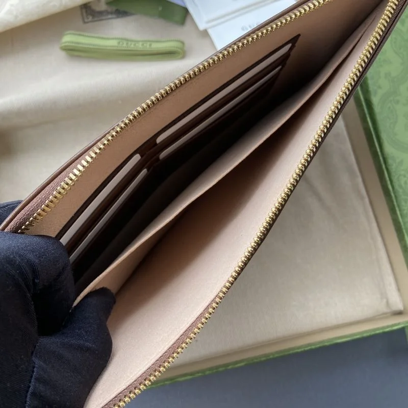 Modern Gucci Clutch Bags 37656