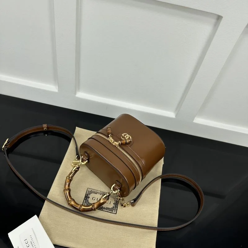 Tailored Gucci Cosmetic Bags 51499