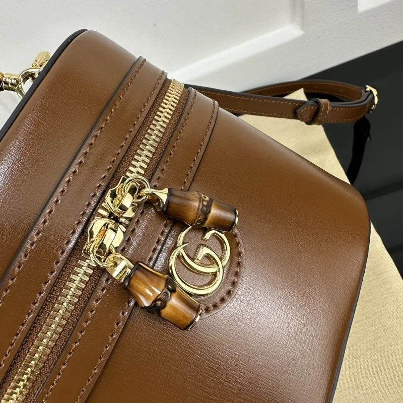 Tailored Gucci Cosmetic Bags 51499