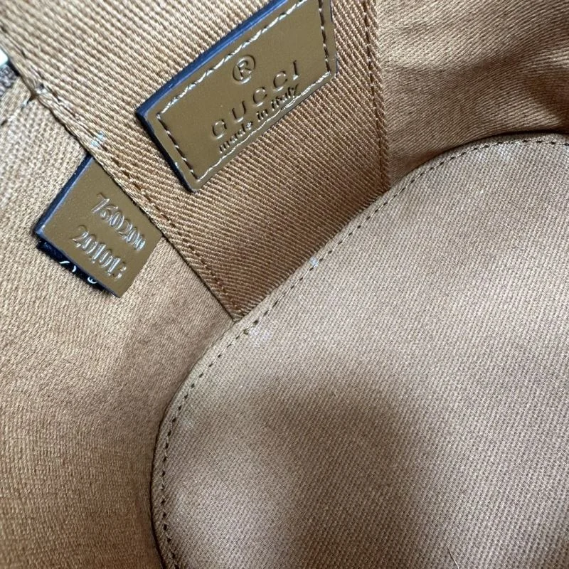 Tailored Gucci Cosmetic Bags 51499