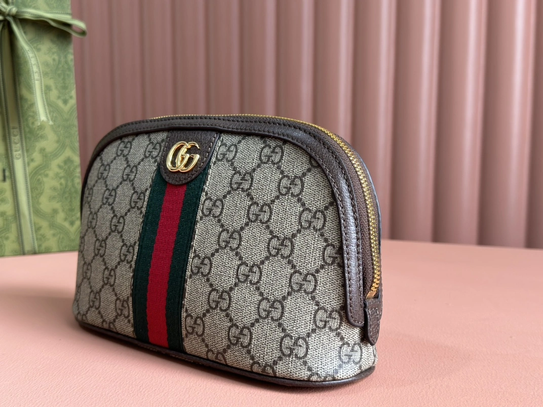 TechFriendly Gucci Cosmetic Bags 72556