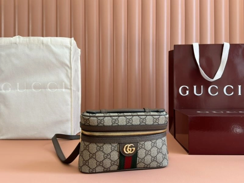 Effortless Gucci Cosmetic Bags 64864
