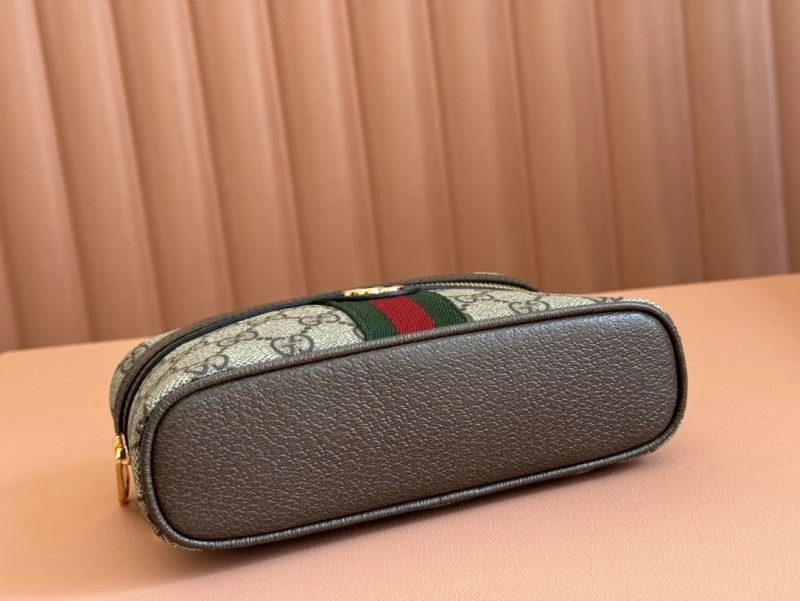 Effortless Gucci Cosmetic Bags 64864