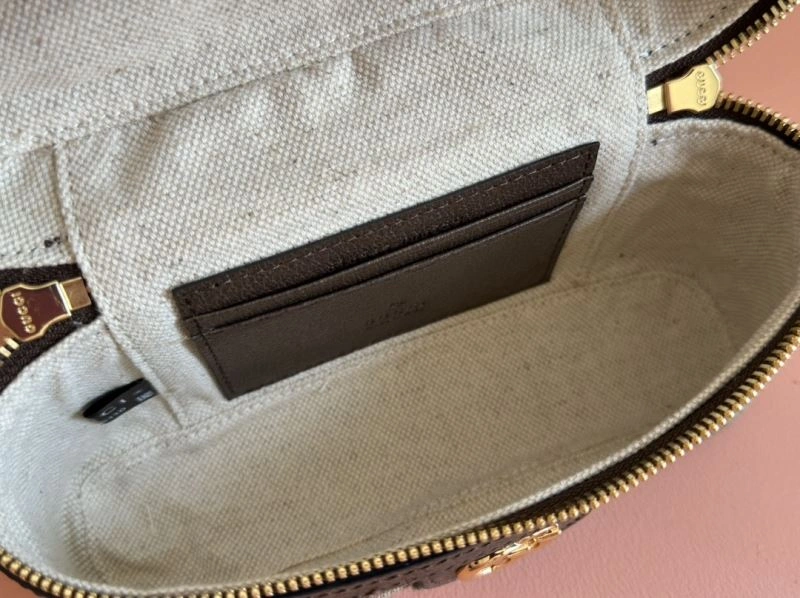 Effortless Gucci Cosmetic Bags 64864