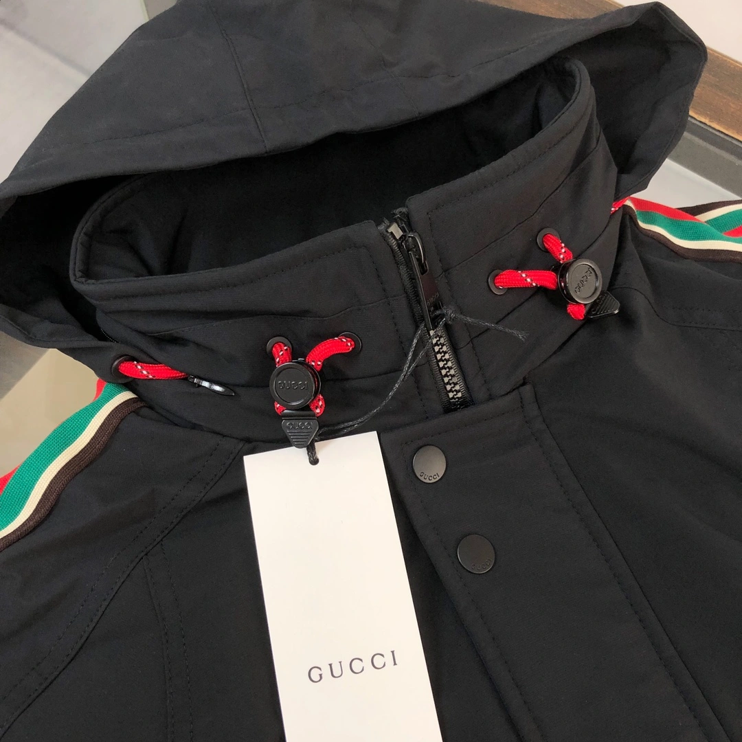 Gucci Down Jackets Breathable 129152