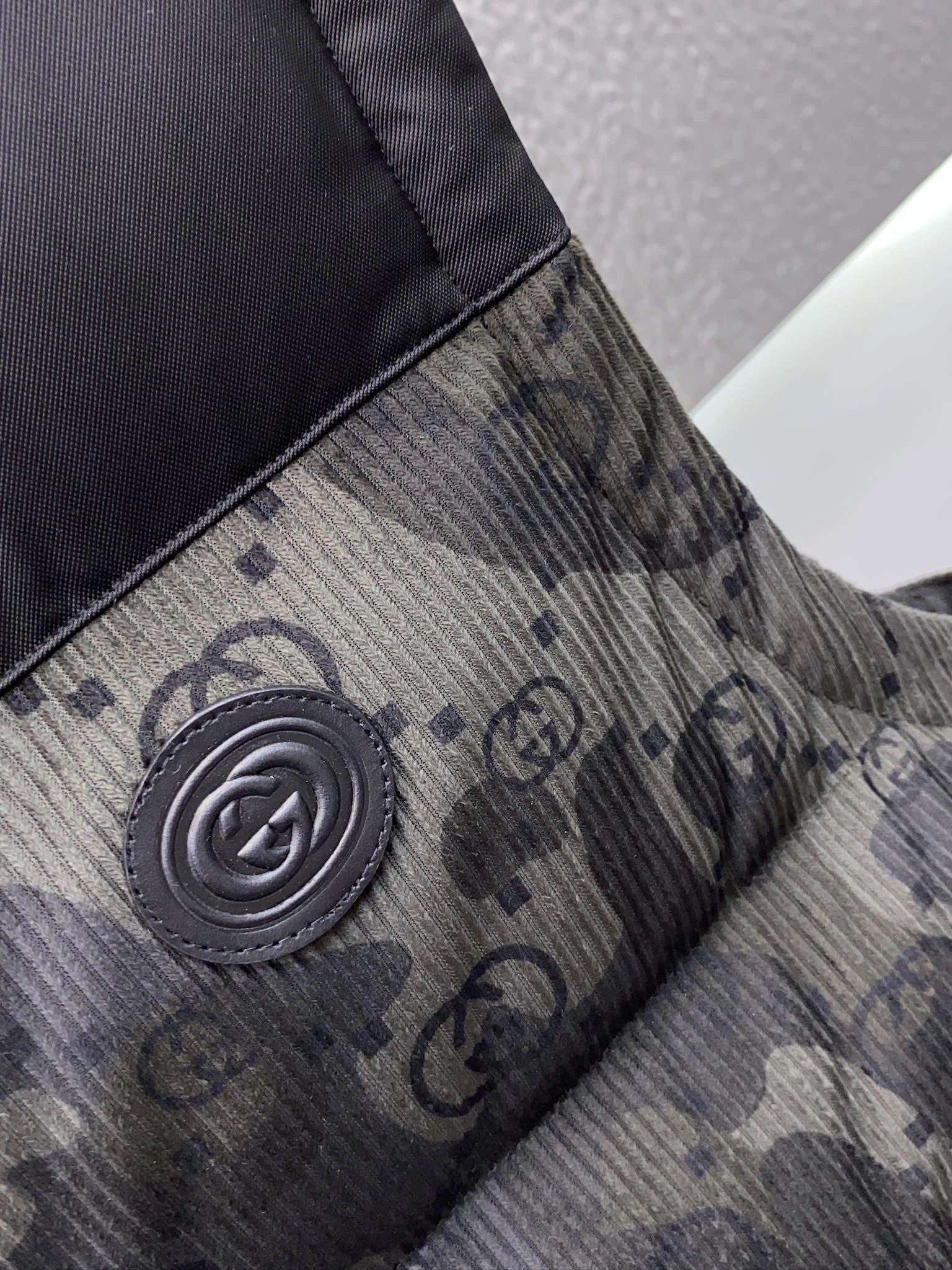 Durable Gucci Down Jackets 129149
