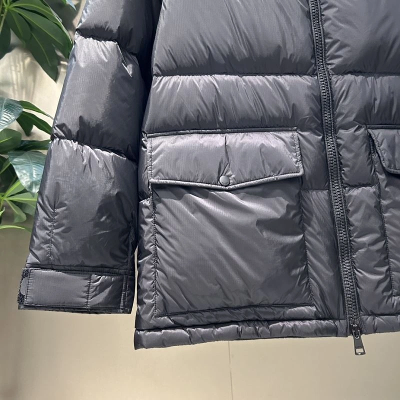 Gucci Down Jackets Breathable 129096