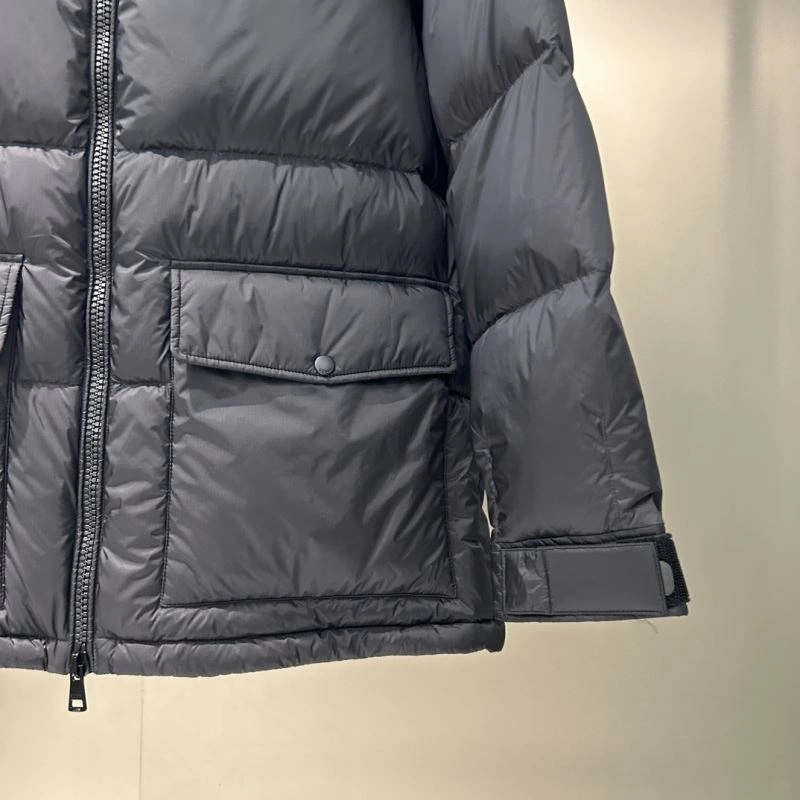 Gucci Down Jackets Breathable 129096