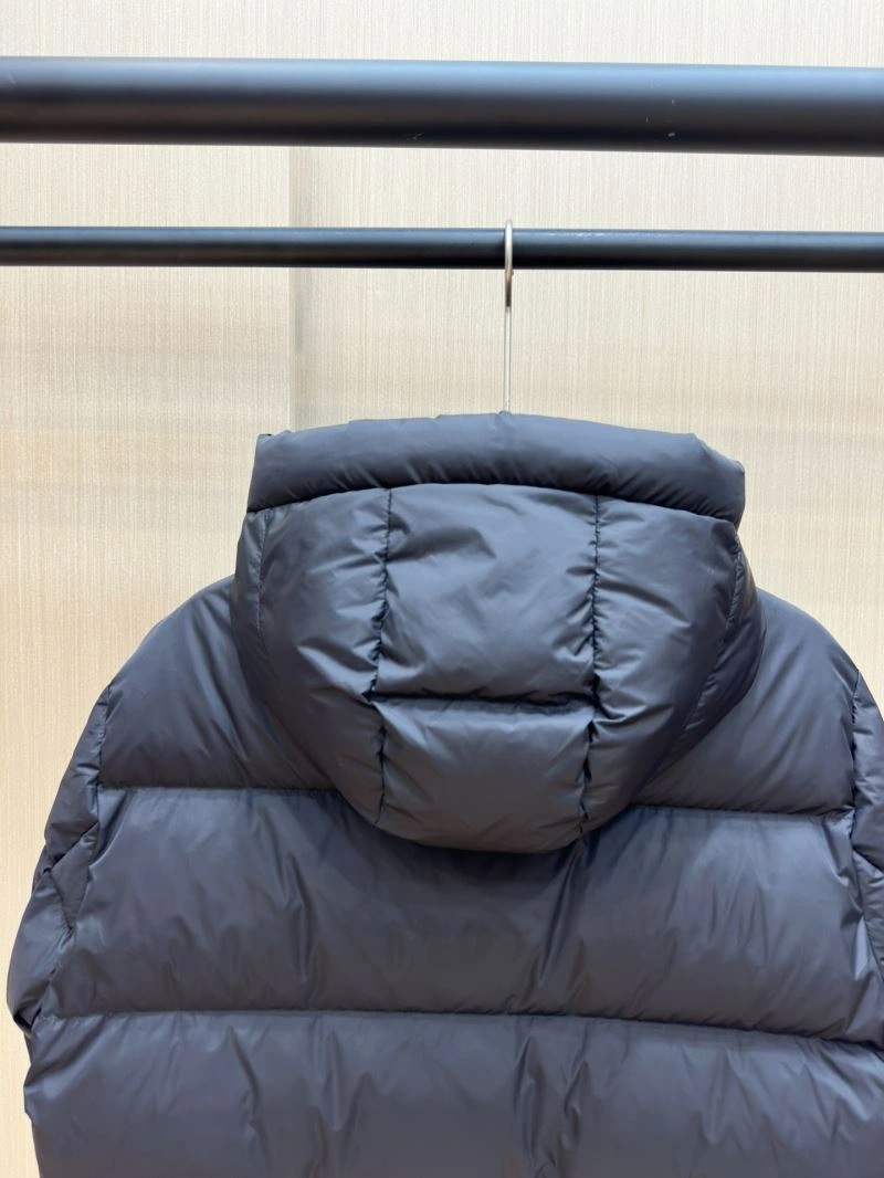 Flexible Gucci Down Jackets 129077