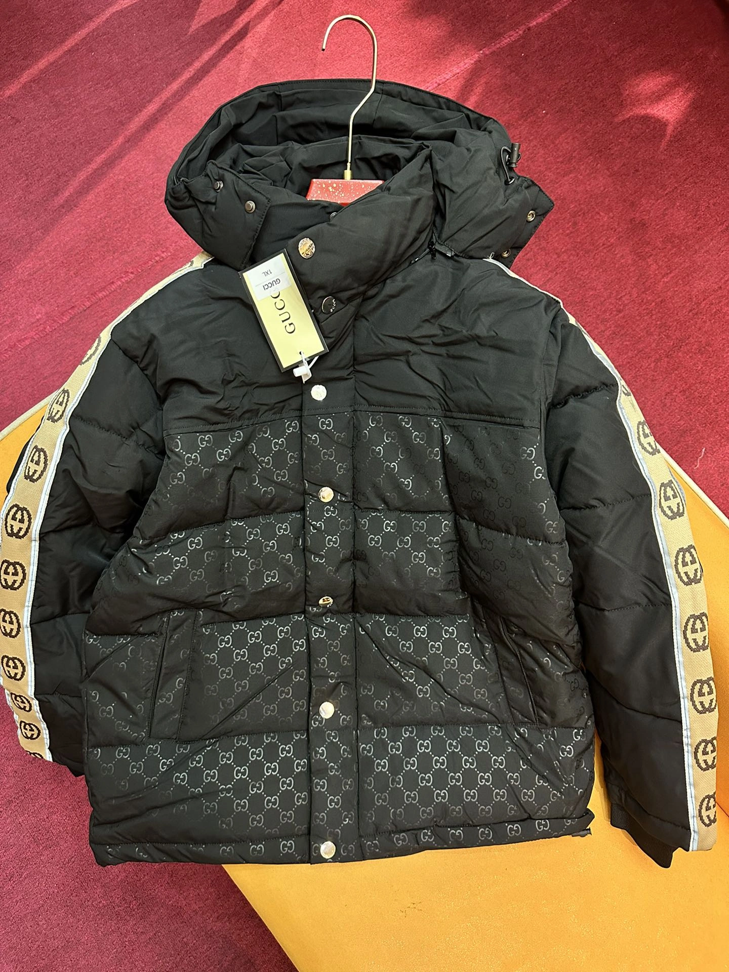 Vibrant Gucci Down Jackets 129139