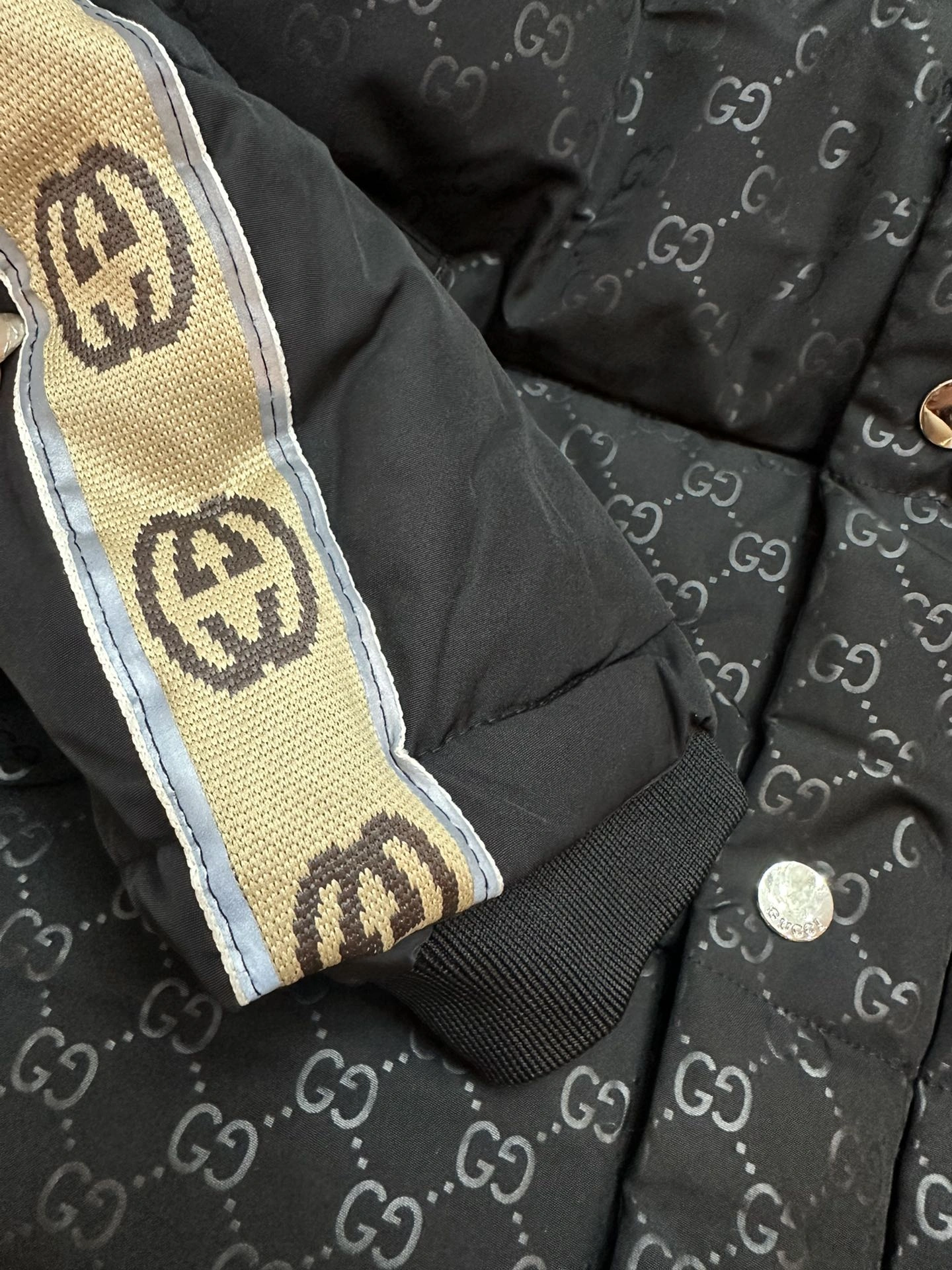 Vibrant Gucci Down Jackets 129139