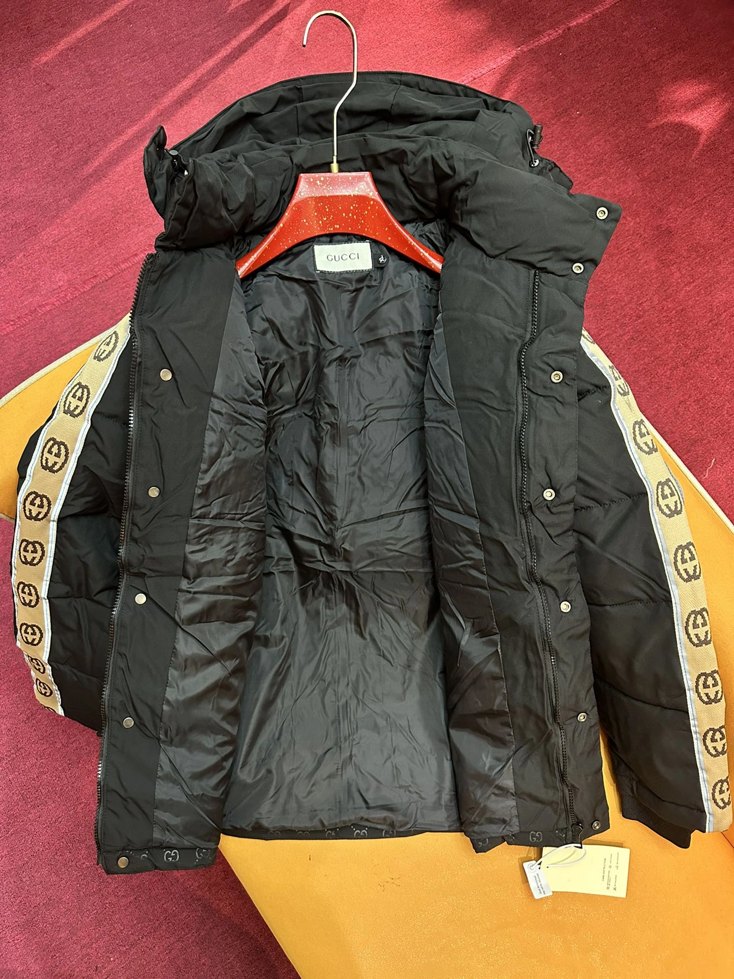 Vibrant Gucci Down Jackets 129139