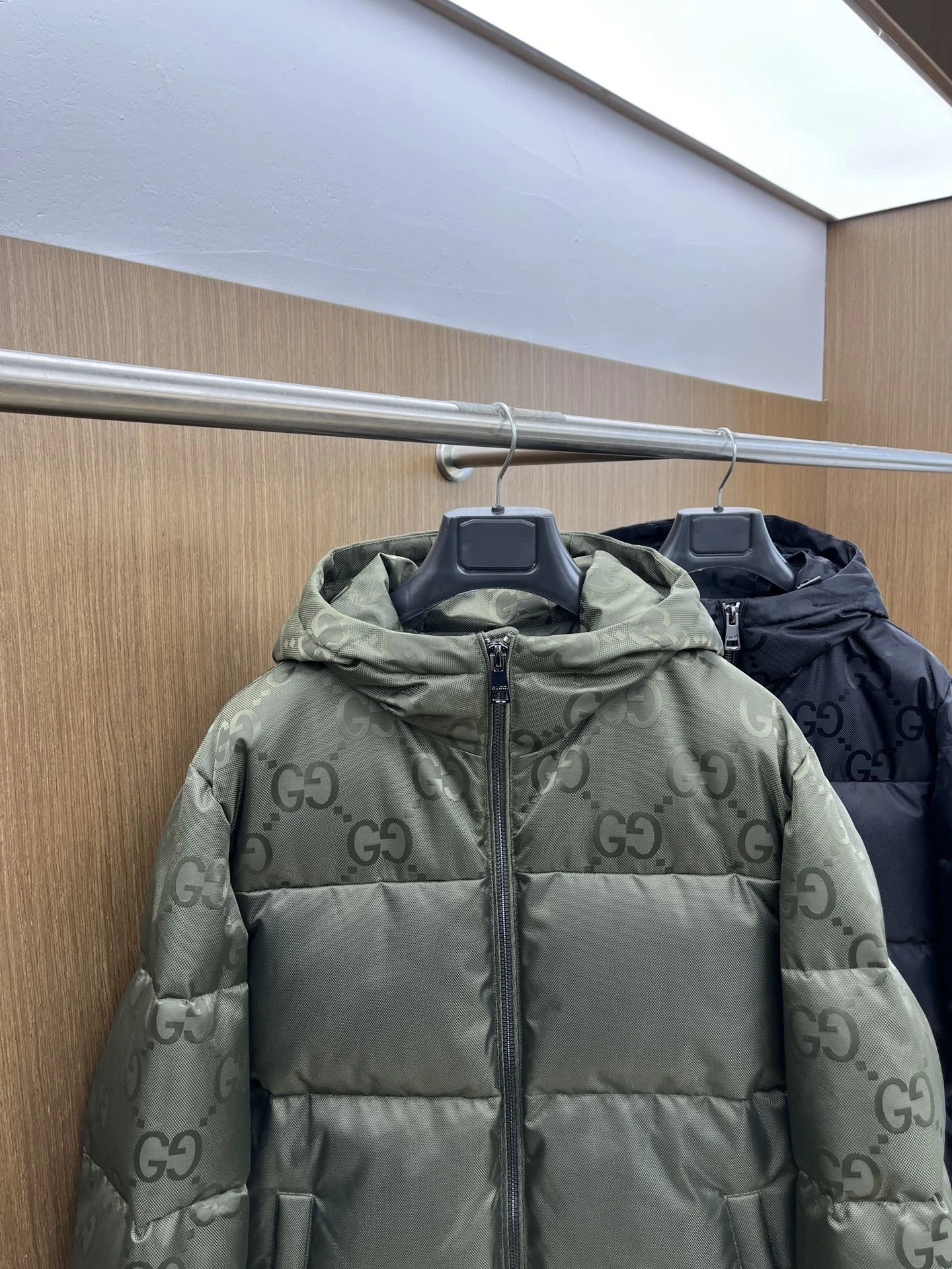 Minimalist Gucci Down Jackets 129140