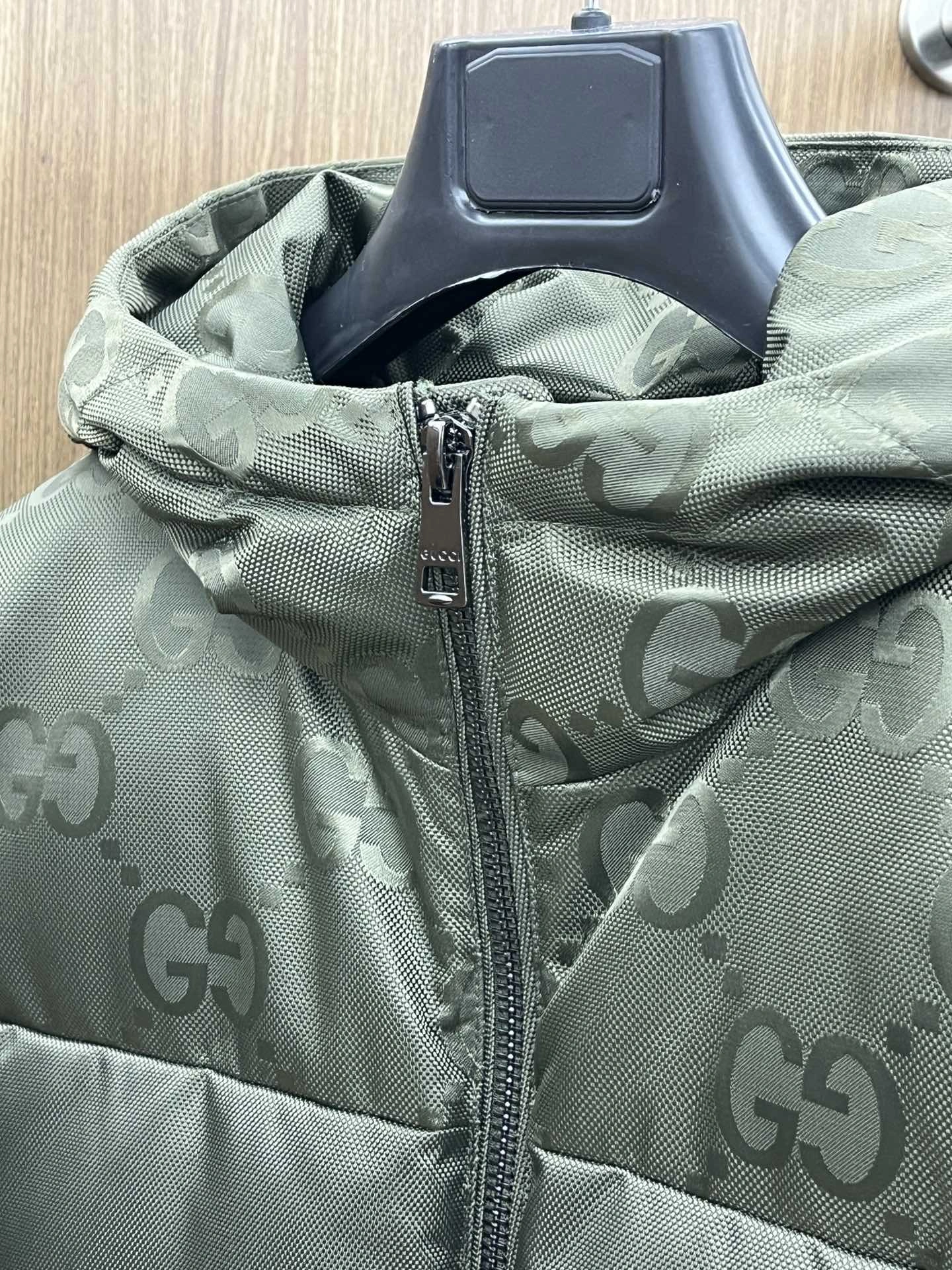 Minimalist Gucci Down Jackets 129140