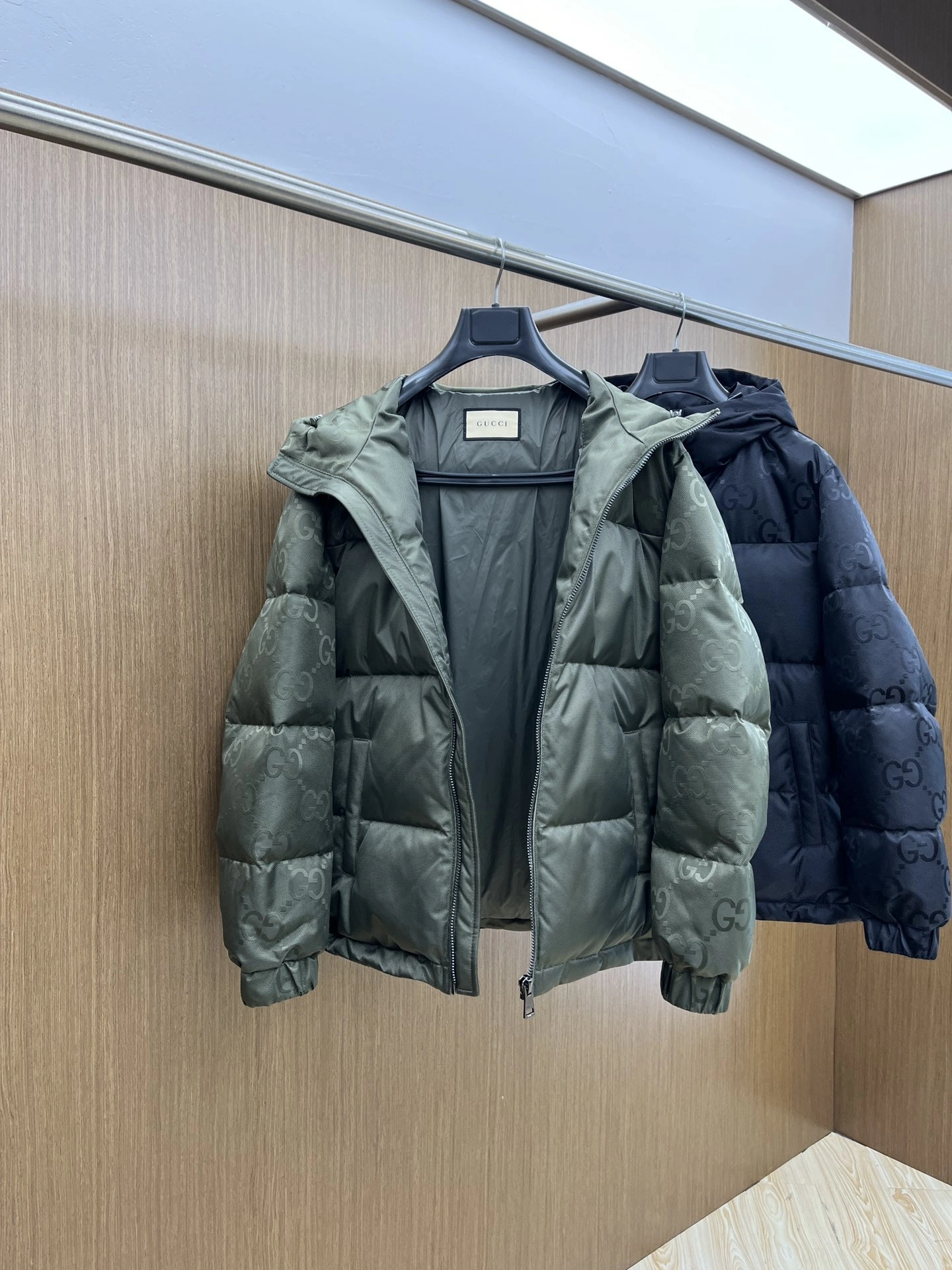 Minimalist Gucci Down Jackets 129140