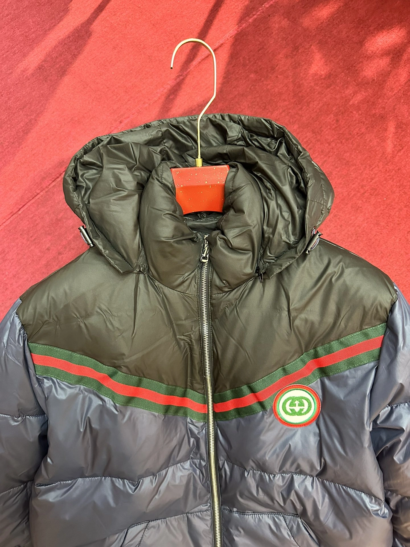 Gucci Down Jackets Sporty 129121