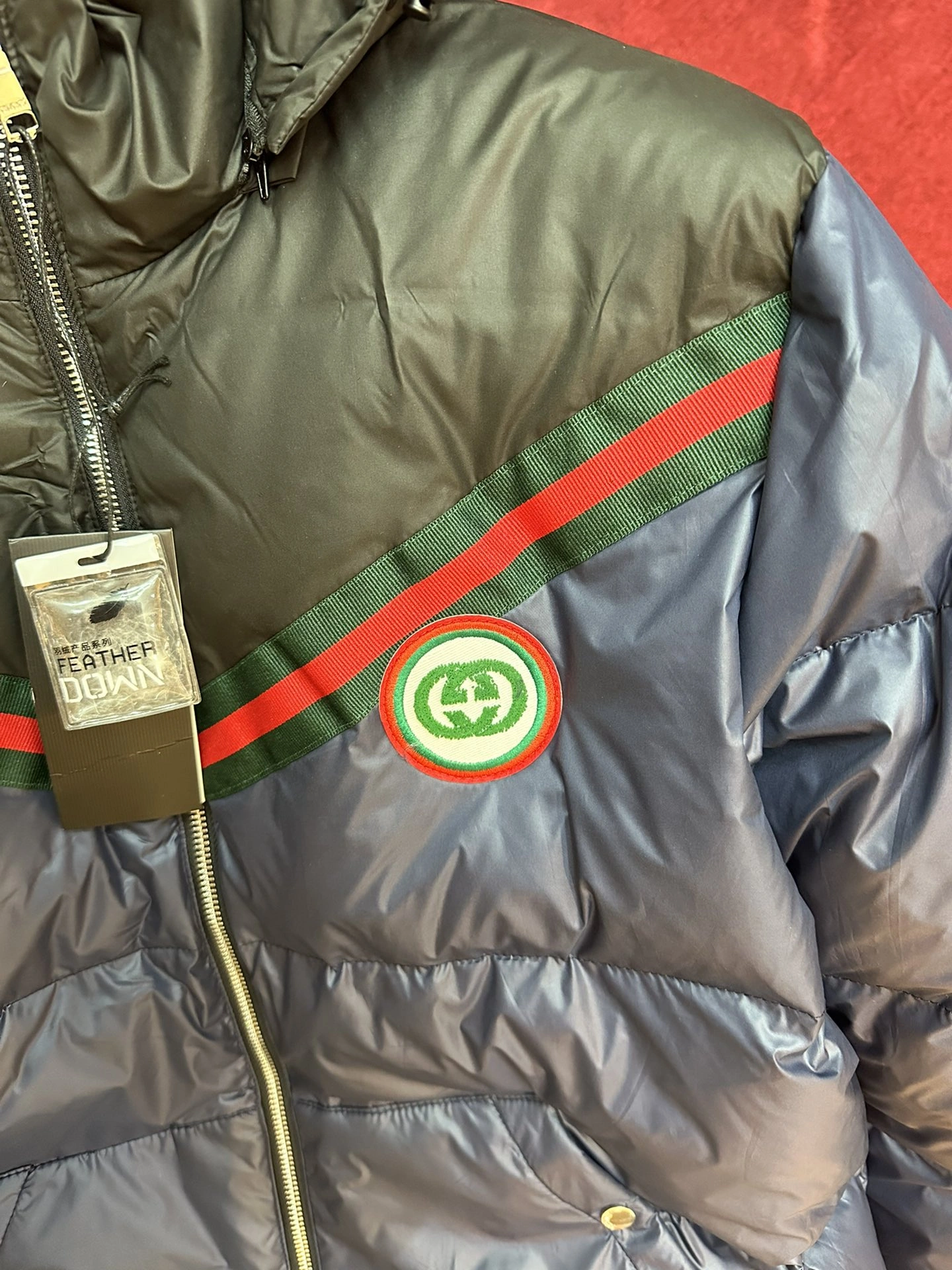 Gucci Down Jackets Sporty 129121