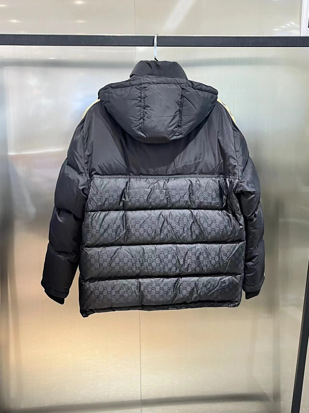 Breathable Gucci Down Jackets 129130