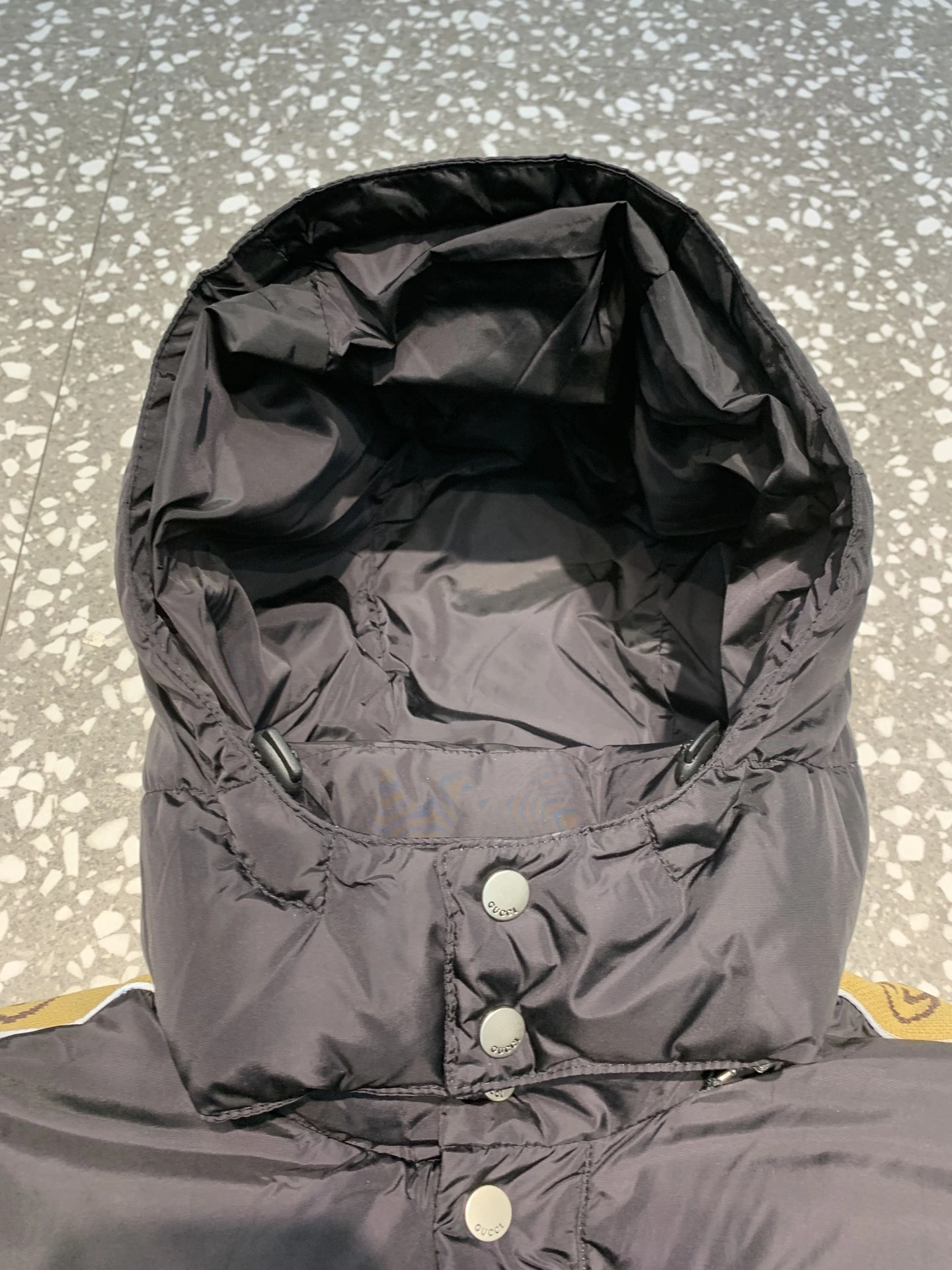 Breathable Gucci Down Jackets 129130