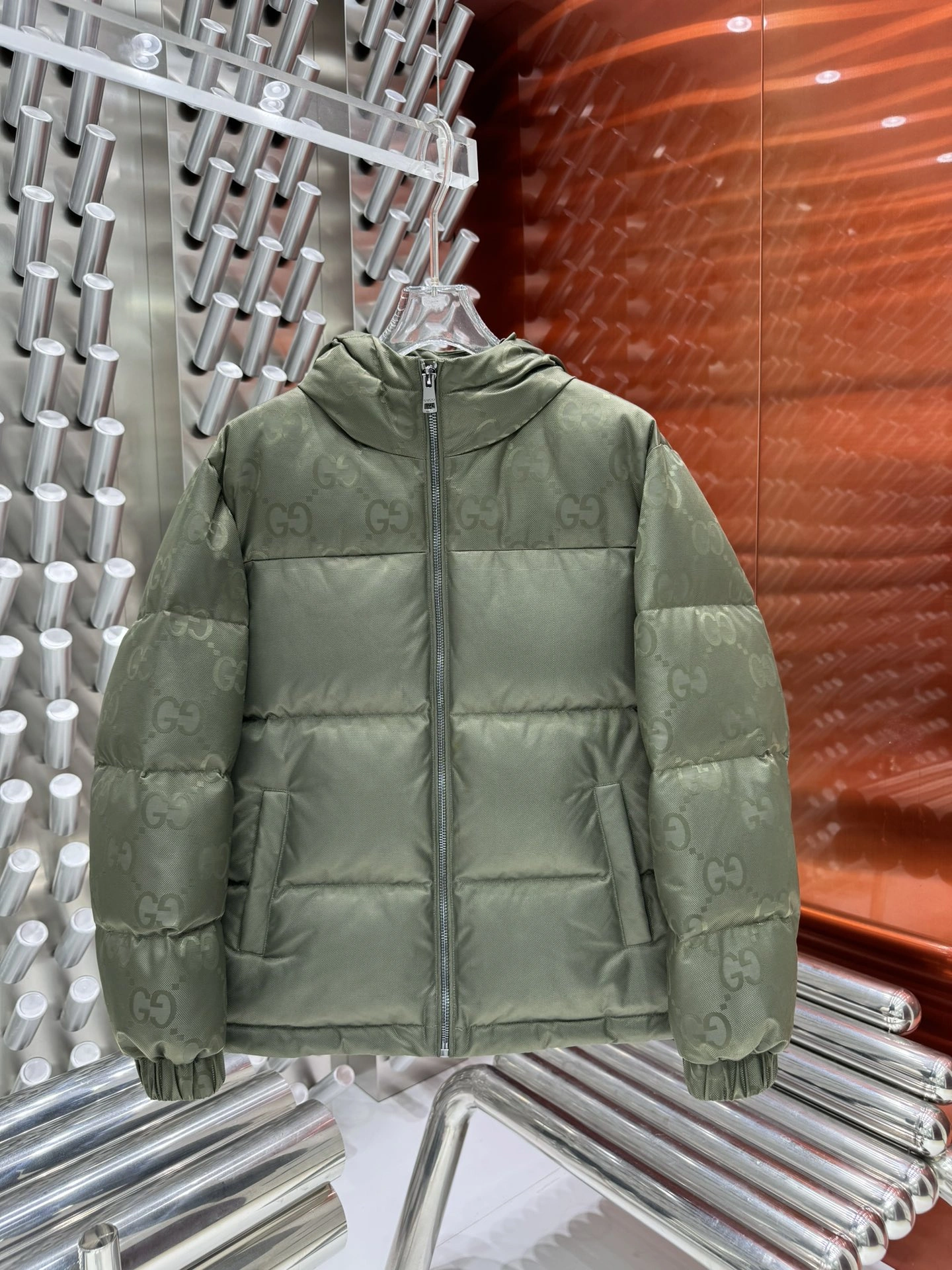 Gucci Down Jackets WellDesigned 129126
