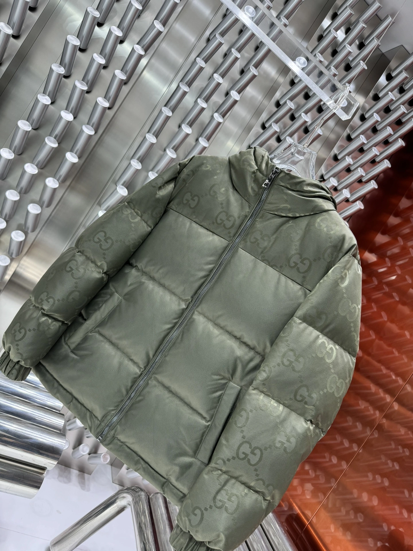 Gucci Down Jackets WellDesigned 129126