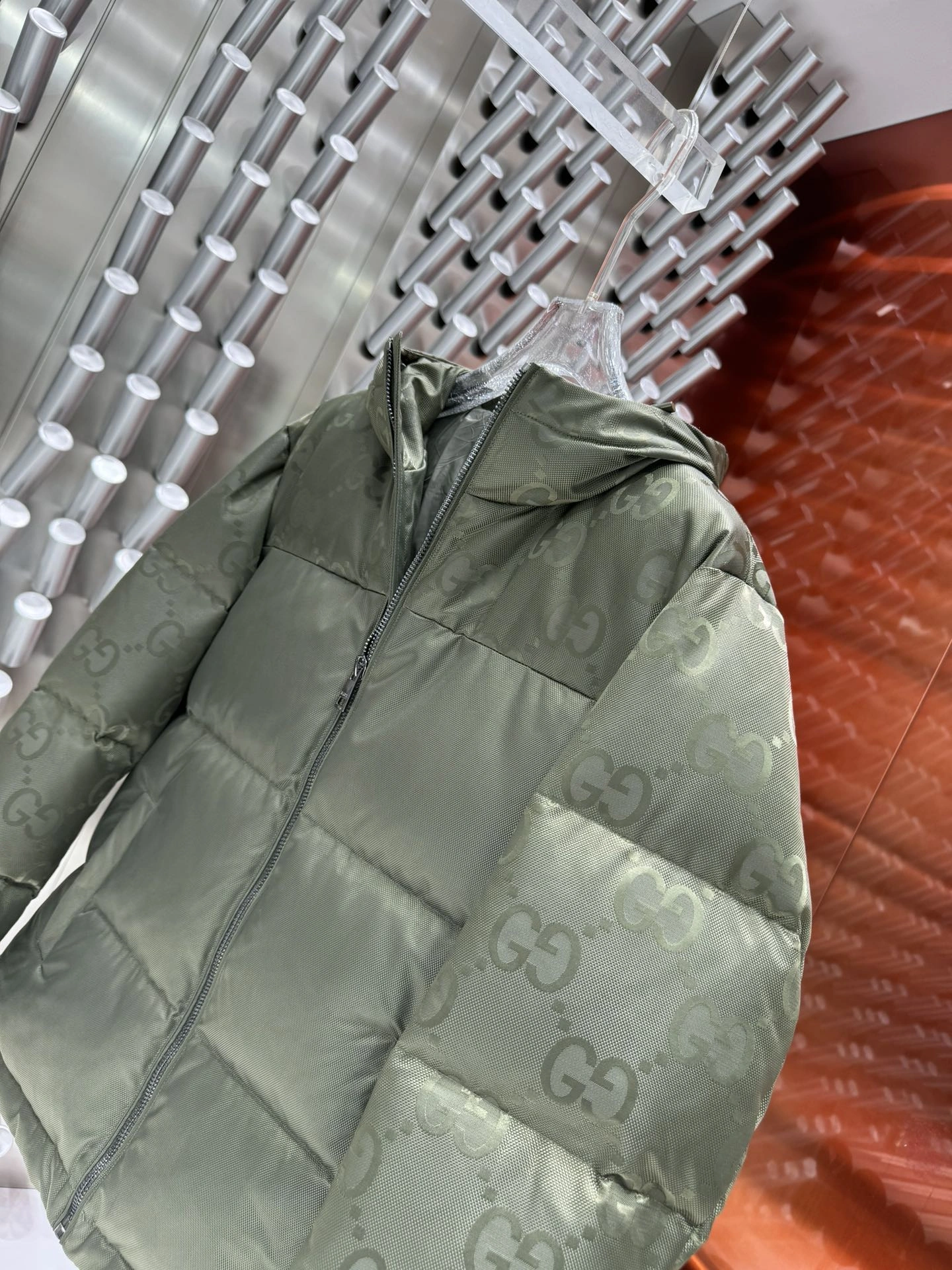 Gucci Down Jackets WellDesigned 129126