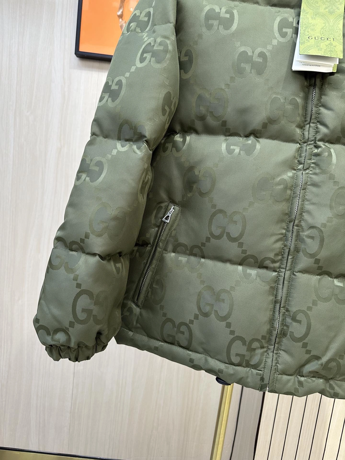 Breathable Gucci Down Jackets 129184