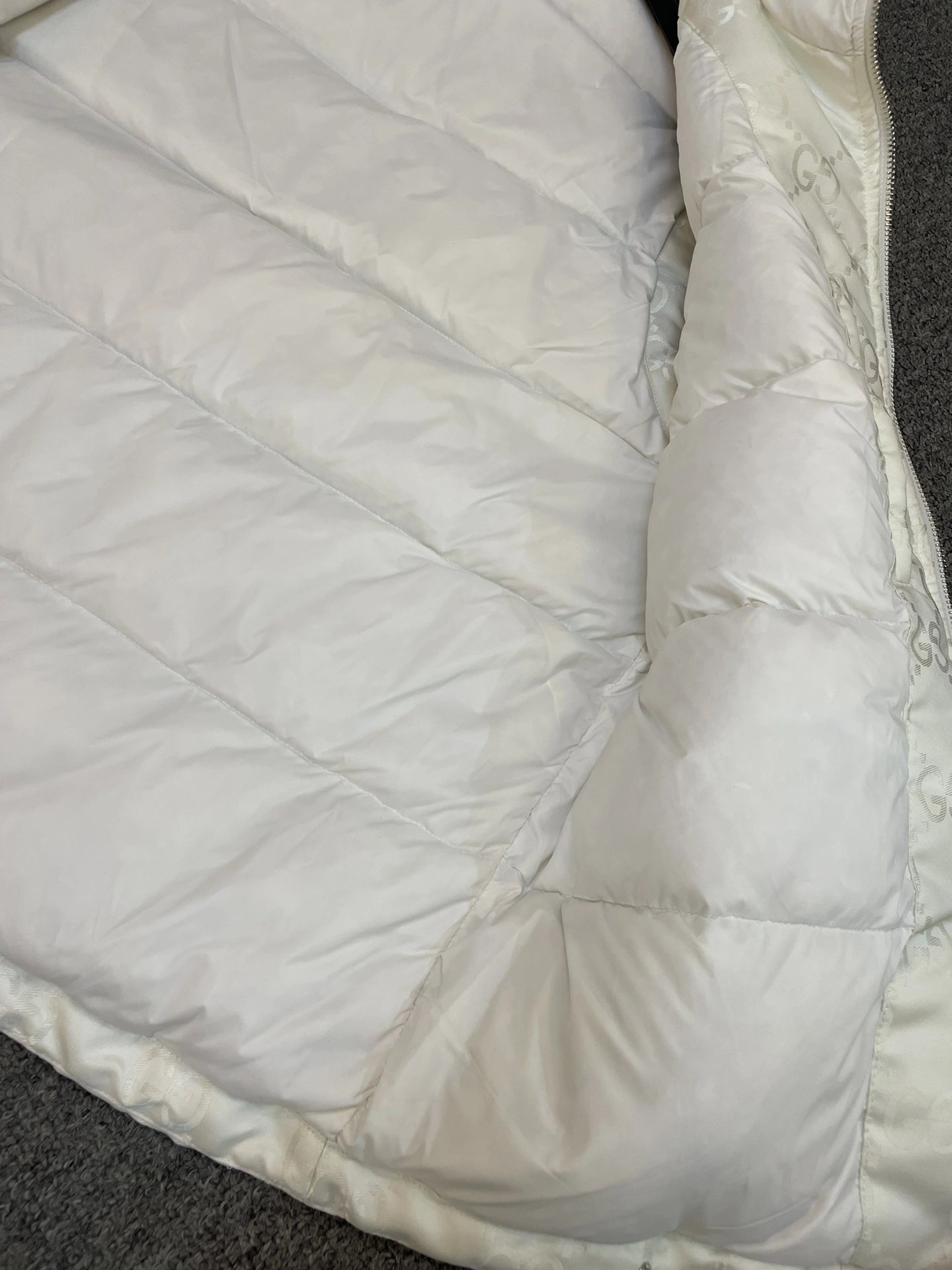 Gucci Down Jackets ZipUp 129118